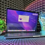 MacBook Pro 15 Retina Touch Bar 1