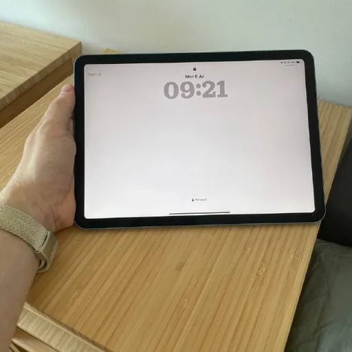 iPad Air 5th M1 64GB, Pencil 2, used case