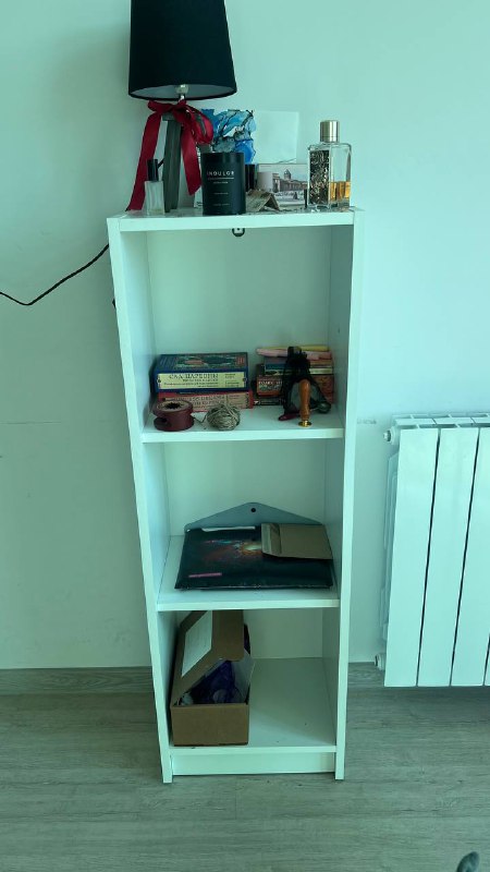 Напольный светильник Jisk, Стол белый 140х60, Две лампы, Стеллаж большой, Стеллаж малый, Ковер, Чайник xiaomi 5