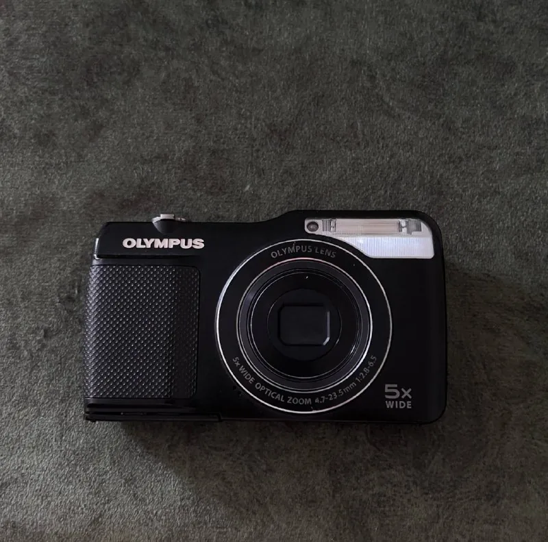 Цифровая камера Olympus с памятью 1