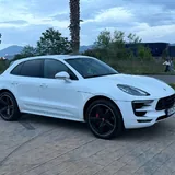 Porsche GTS 2017 1