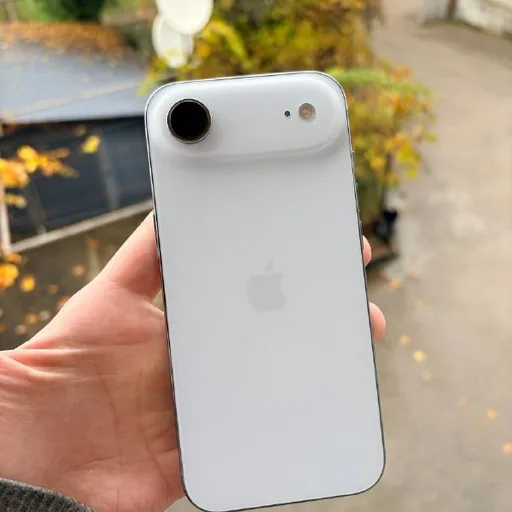 iPhone Air Blue