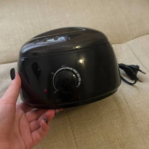 Wax heater