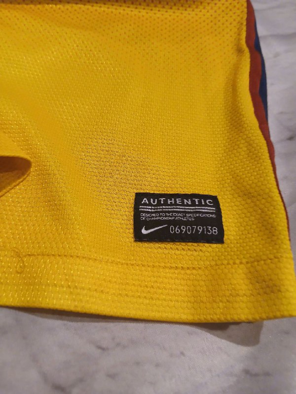 Nike Barcelona t-shirt size M 6