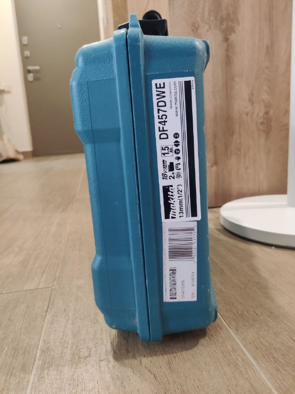 Шуруповёрт Makita с 2 аккумуляторами и зарядкой 4