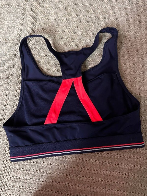 Курточка тедди Pull & Bear, Зипка adidas, Спортивные топы и джемпер COS 4