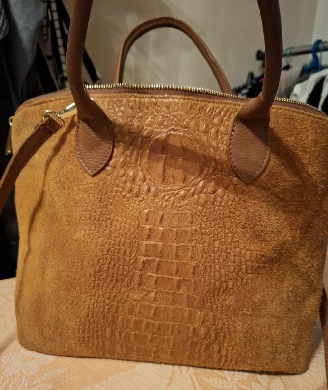 Женские сумки разного цвета и дизайна 10