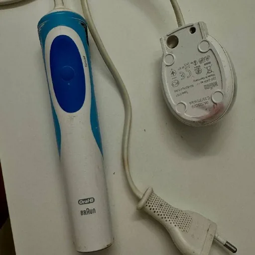Электрическая зубная щетка Oral-B Braun