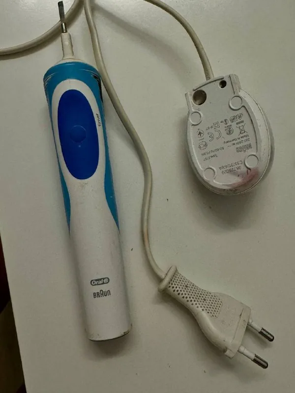Электрическая зубная щетка Oral-B Braun