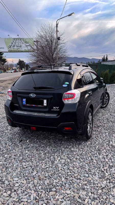Гибридный автомобиль Subaru XV 4