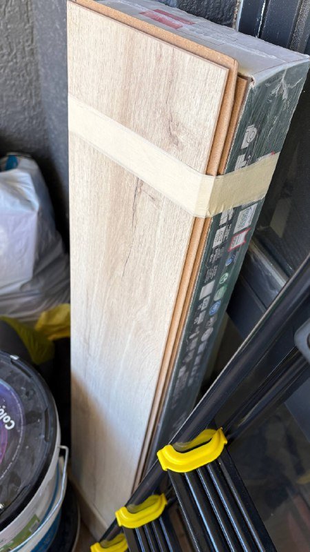 Стройматериалы после ремонта: кабель, клей, плинтус, трубы, переходники 3