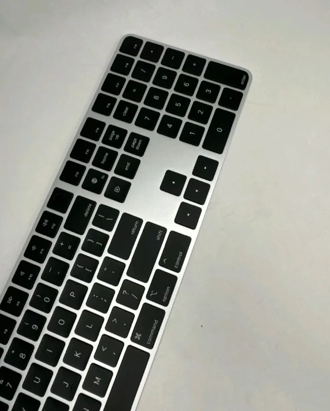 Apple Magic Keyboard with Touch ID 1