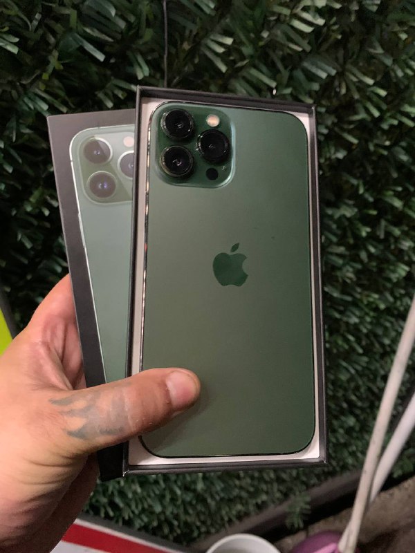 iPhone 13 Pro Max 128GB Green, iPhone 13 128GB Blue, iPhone 12mini 64GB Red, Samsung S23 128GB Black