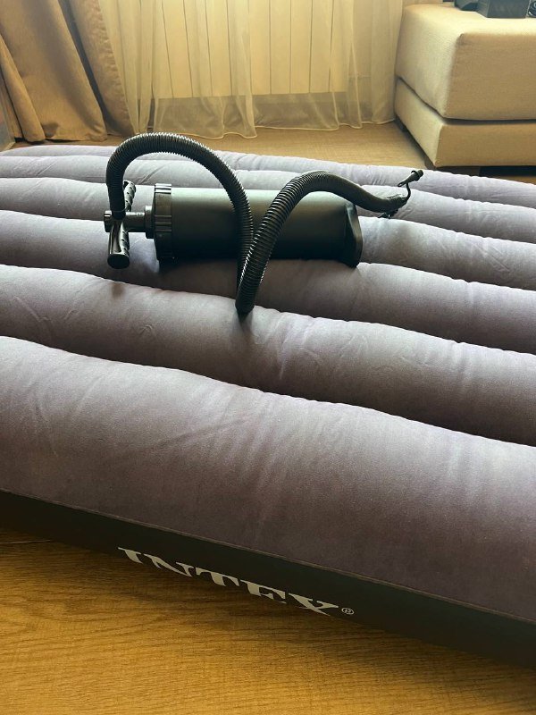 Матрац Intex с насосом