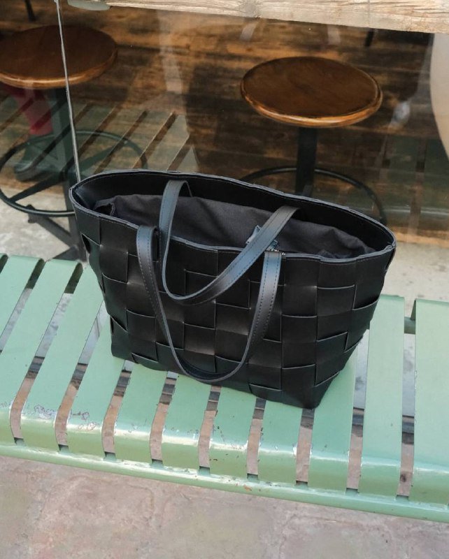 Черная сумка грузинского бренда Tavrieli