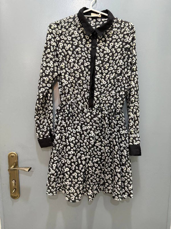 Черные и синие джинсы Bershka Mom, пиджак Monki, рубашки, платья 7