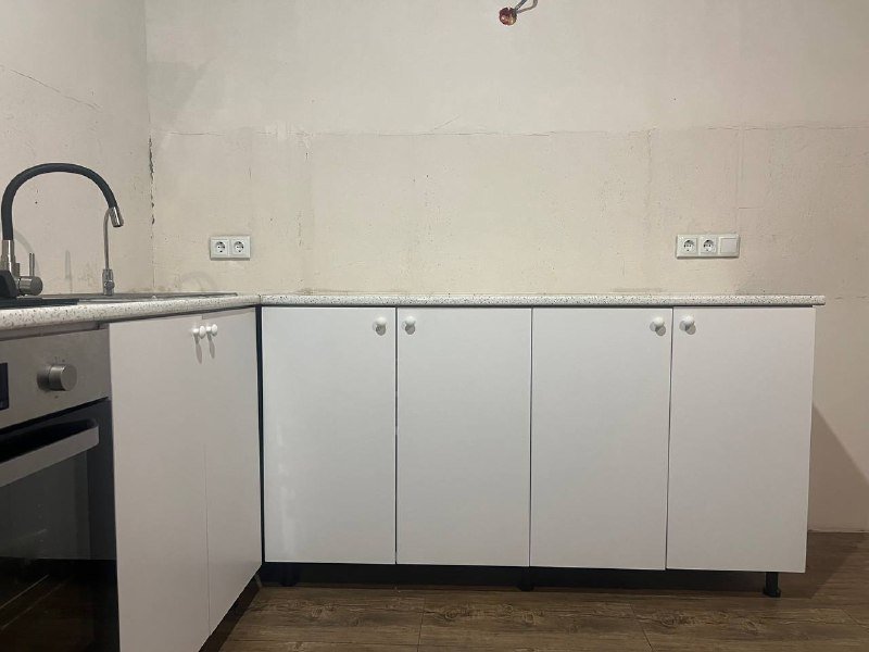 Угловая кухня с мойкой и столешницей 2