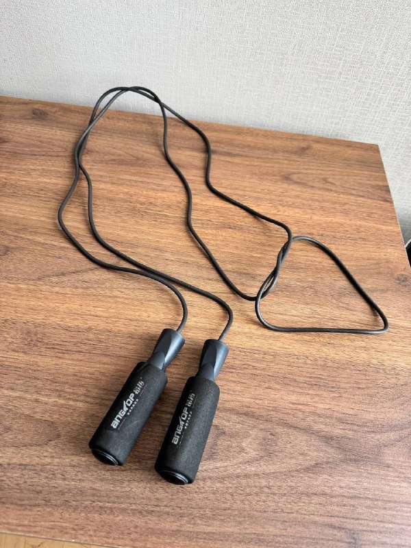 Массажный ролик, скакалка, гантели, утяжелители, резинки, тренажер кисти, насос, коврик, джойстики, набор масок 2