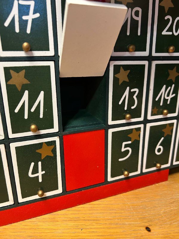 Деревянный Адвент-календарь многоразовый 2