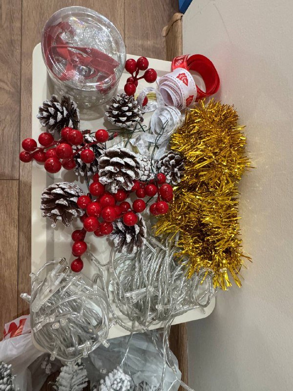 Елка, игрушки, 2 гирлянды 4