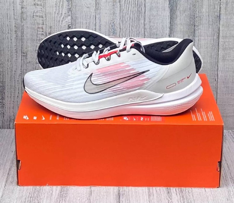 Nike Air Zoom Winflo 9 Photon Dust/Black/White 44-44.5