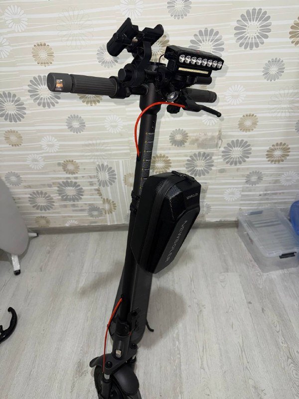 Электросамокат NEWBOLER 3