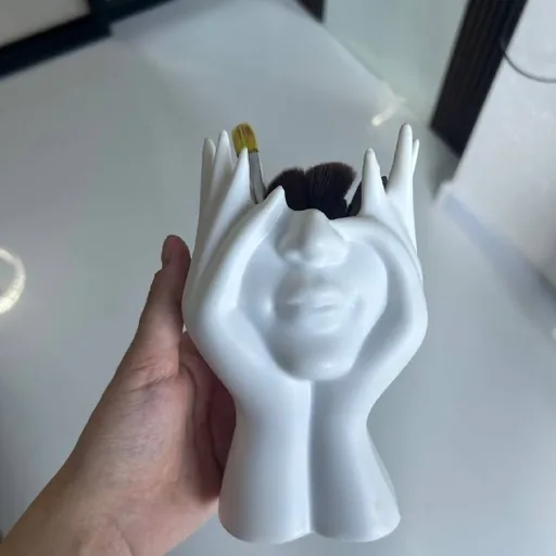 Brush holder