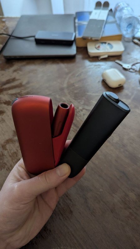 2 айкоса красный и черный