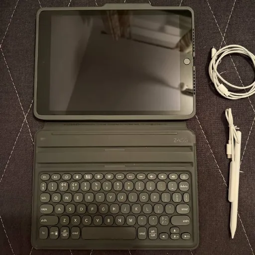 iPad 9, кабель, чехол с клавиатурой, pencil