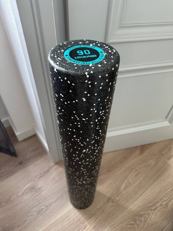 спортивный ролик для массажа и растяжки