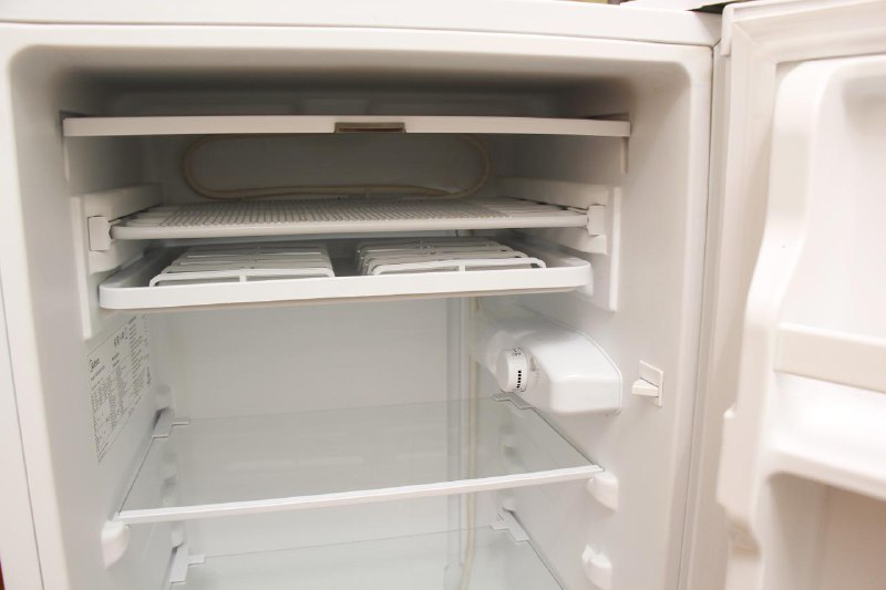 Холодильник Midea MERD86FGG01, Белый 3