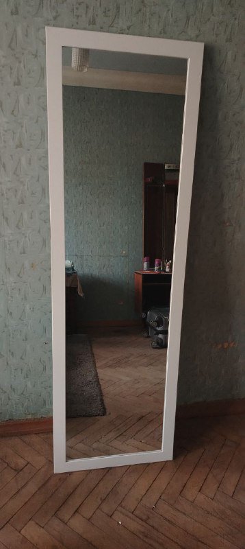 Зеркало в полный рост с подставкой