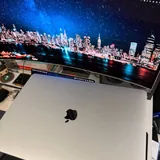 MacBook Pro 15 16GB 512GB 1