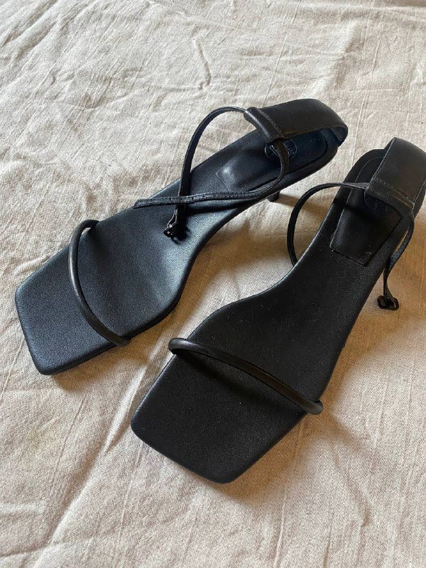 Босоножки Massimo Dutti, Мэри Джейн Parfois, Кроссовки Abricot, Adidas