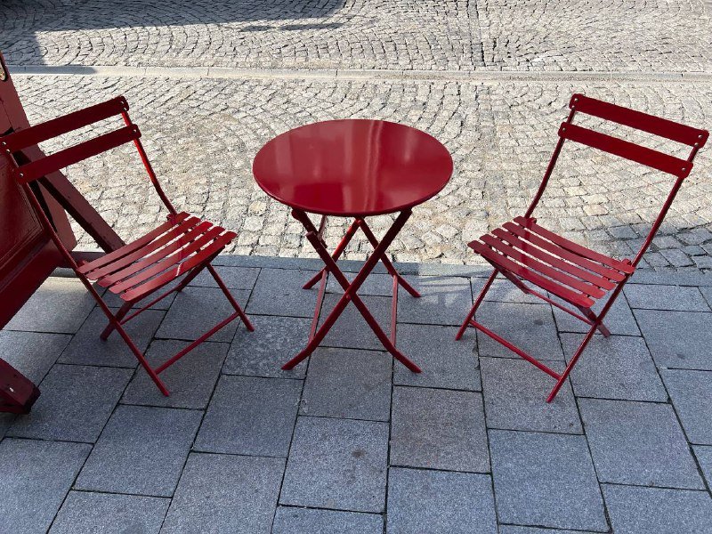 Комплект стола и стульев 2