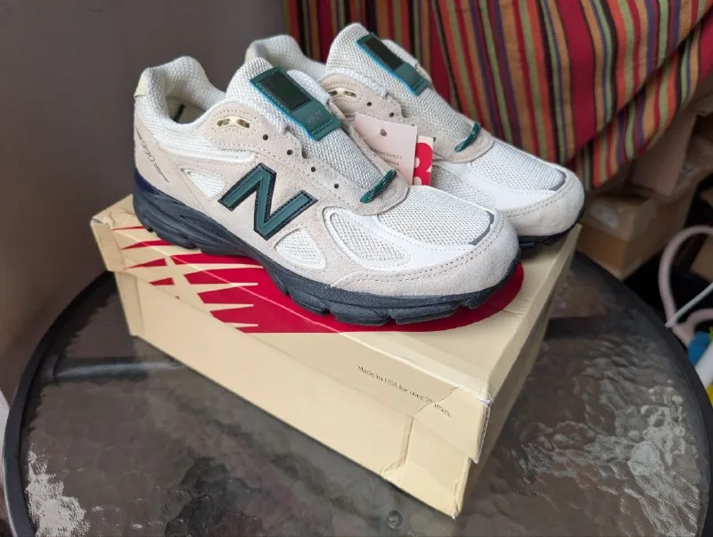 Кроссовки New Balance 990v4 1