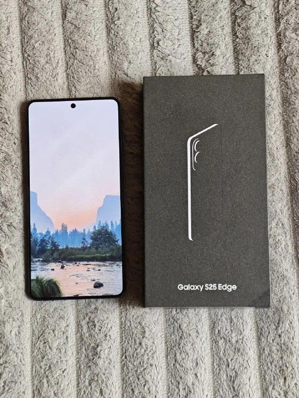 Samsung Galaxy S25 Edge 256GB 1