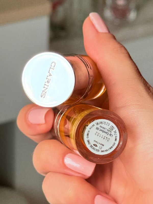 Clarins Lip Comfort Oil 01 Honey масло для губ 4