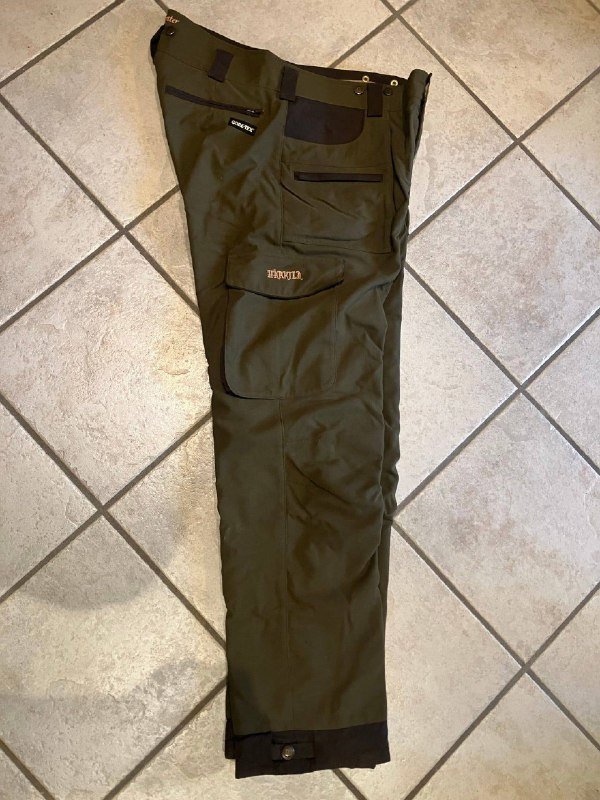 Härkila Pro Hunter Endure Pants, Burton Breach Earth Jacket, Endura Cycling Waterproof Pants 4