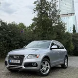 Audi Q5 Premium Plus quattro 1