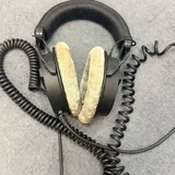 Наушники Beyerdynamic DT 990 Pro, микрофон AKG P120, звуковая карта Universal Audio Volt 1, пантограф, XLR-кабель Rode 4