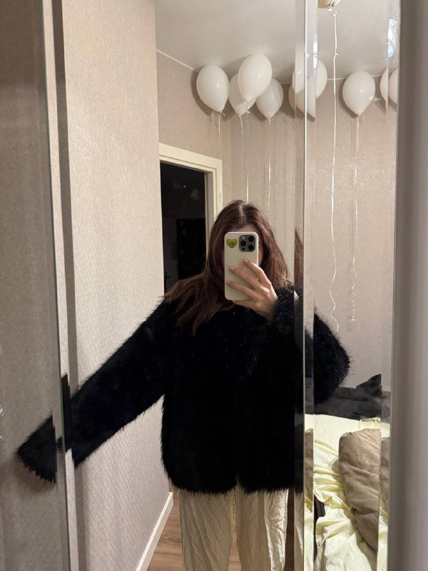 черная шуба Befree S, темно-коричневое пальто Zara XS