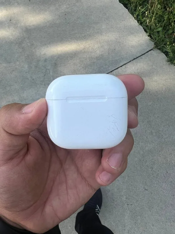 AirPods 4 1