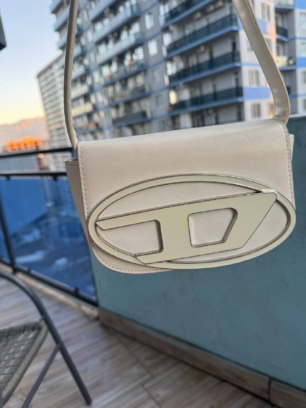 Бежевая сумка женская