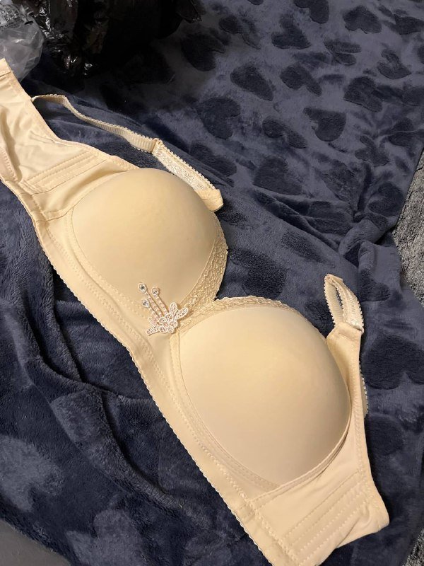 Лифчик, футболка, кофта, блузка, платья, трусы, кроссовки