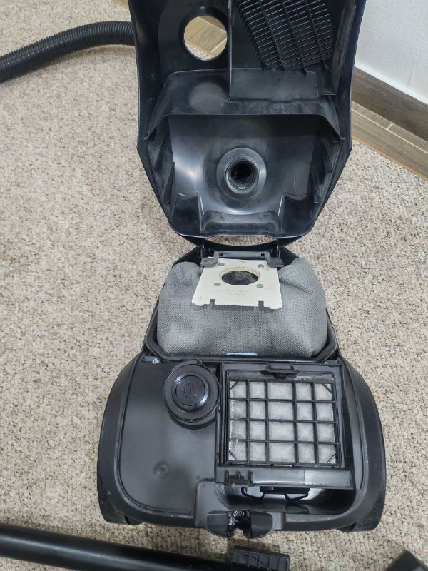 Пылесос BOSCH BGBS2LB1 4