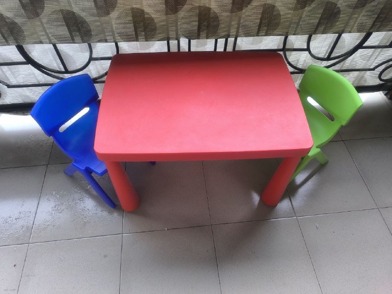 Стол детский, 2 стула