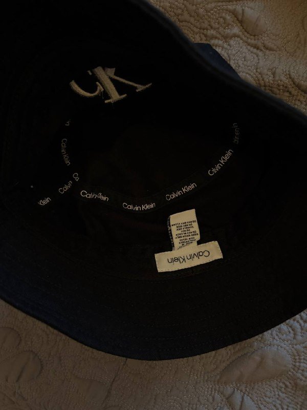 Панамки Calvin Klein, Adidas 4