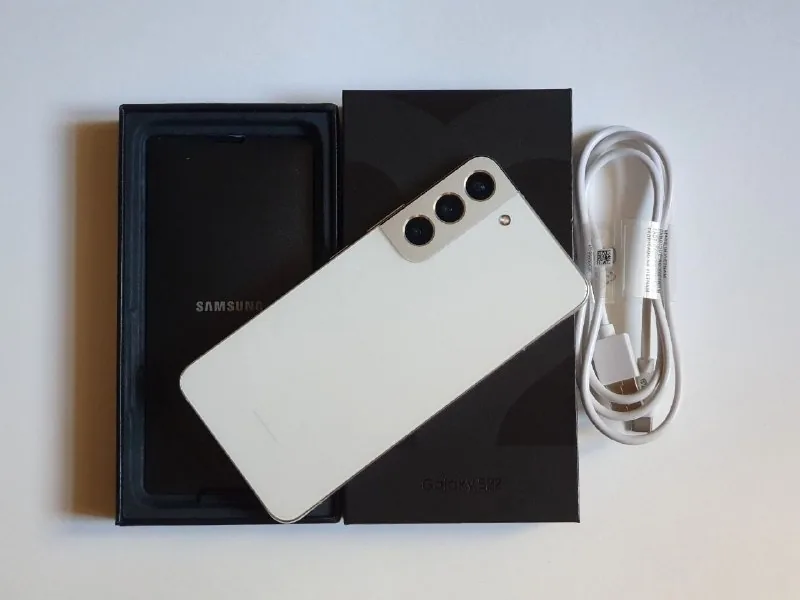 Samsung Galaxy S22 5G 1