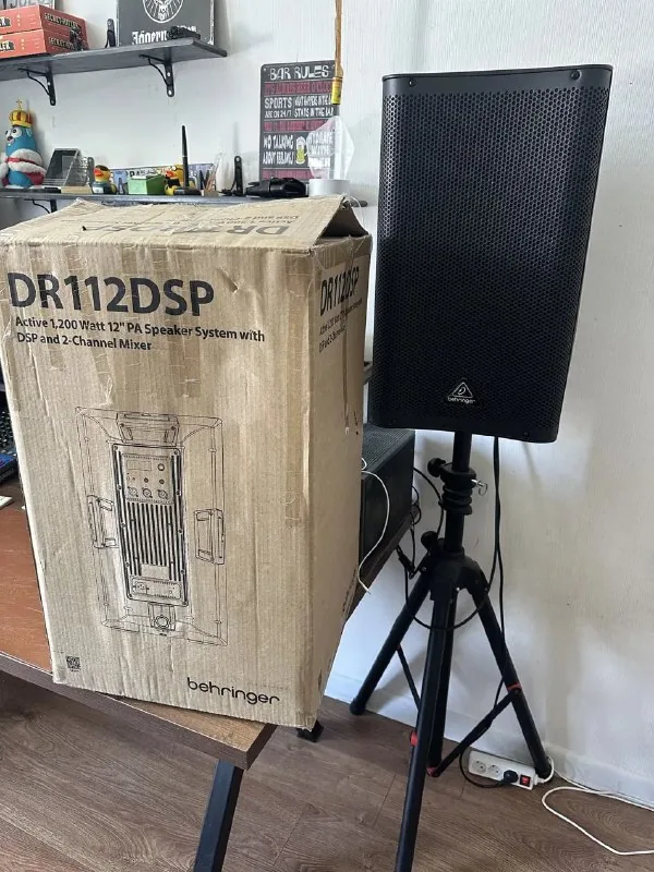 Пара активных колонок Behringer DR112DSP, стойки 1